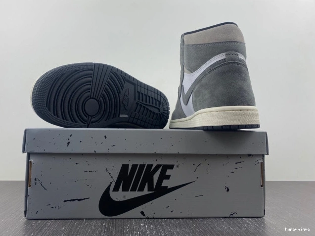 HYPE Retro Washed DZ5485-051 Black High OG Jordan 1 0823